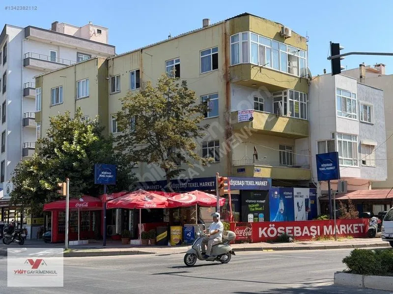 Havaalanı Kavşağında Satılık 2+1 Daire