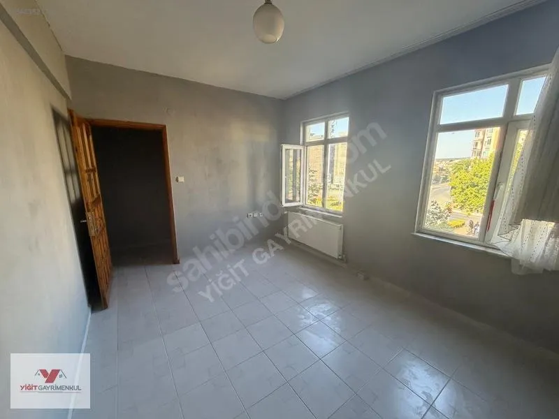 Havaalanı Kavşağında Satılık 2+1 Daire — fotoğraf 3