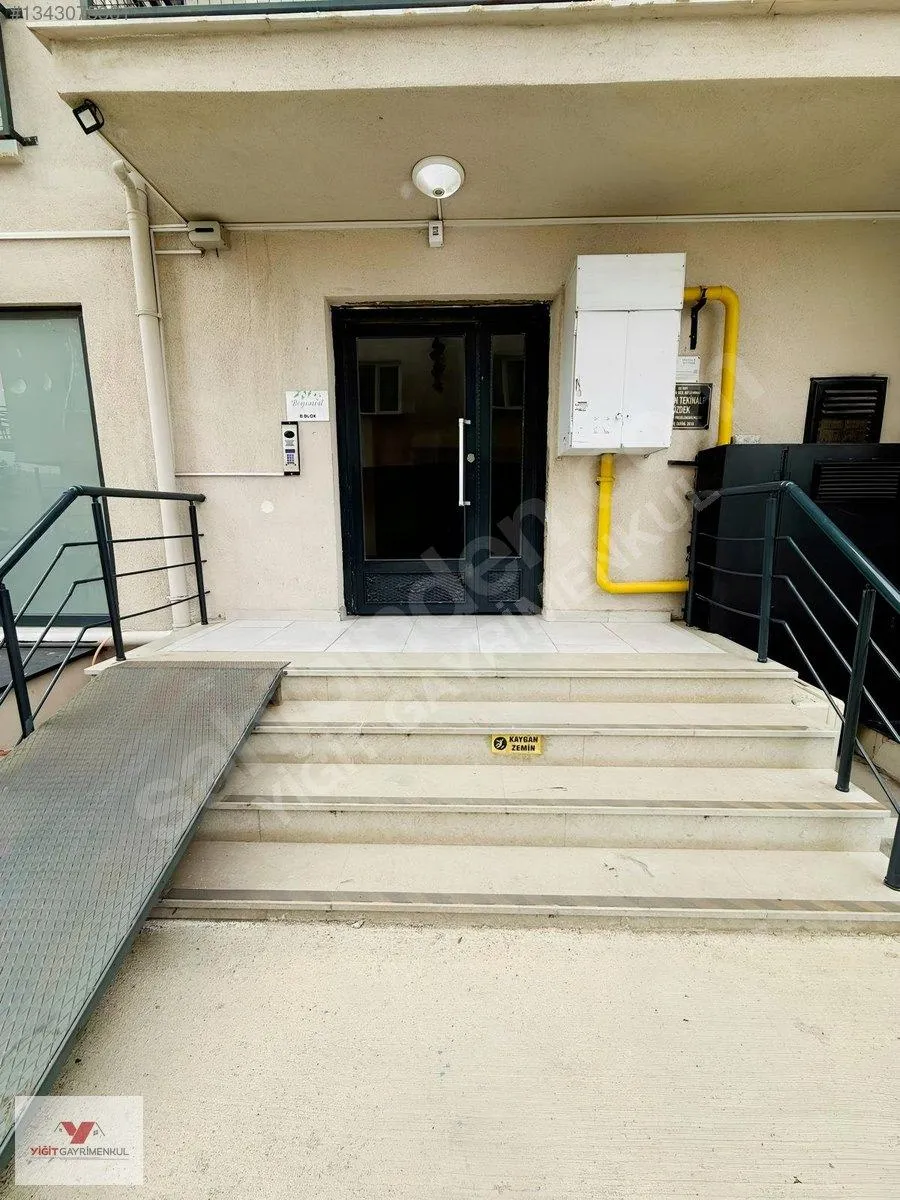 İsmetpaşa'da Ebeveyn Banyolu 3+1 Kiralık — fotoğraf 36