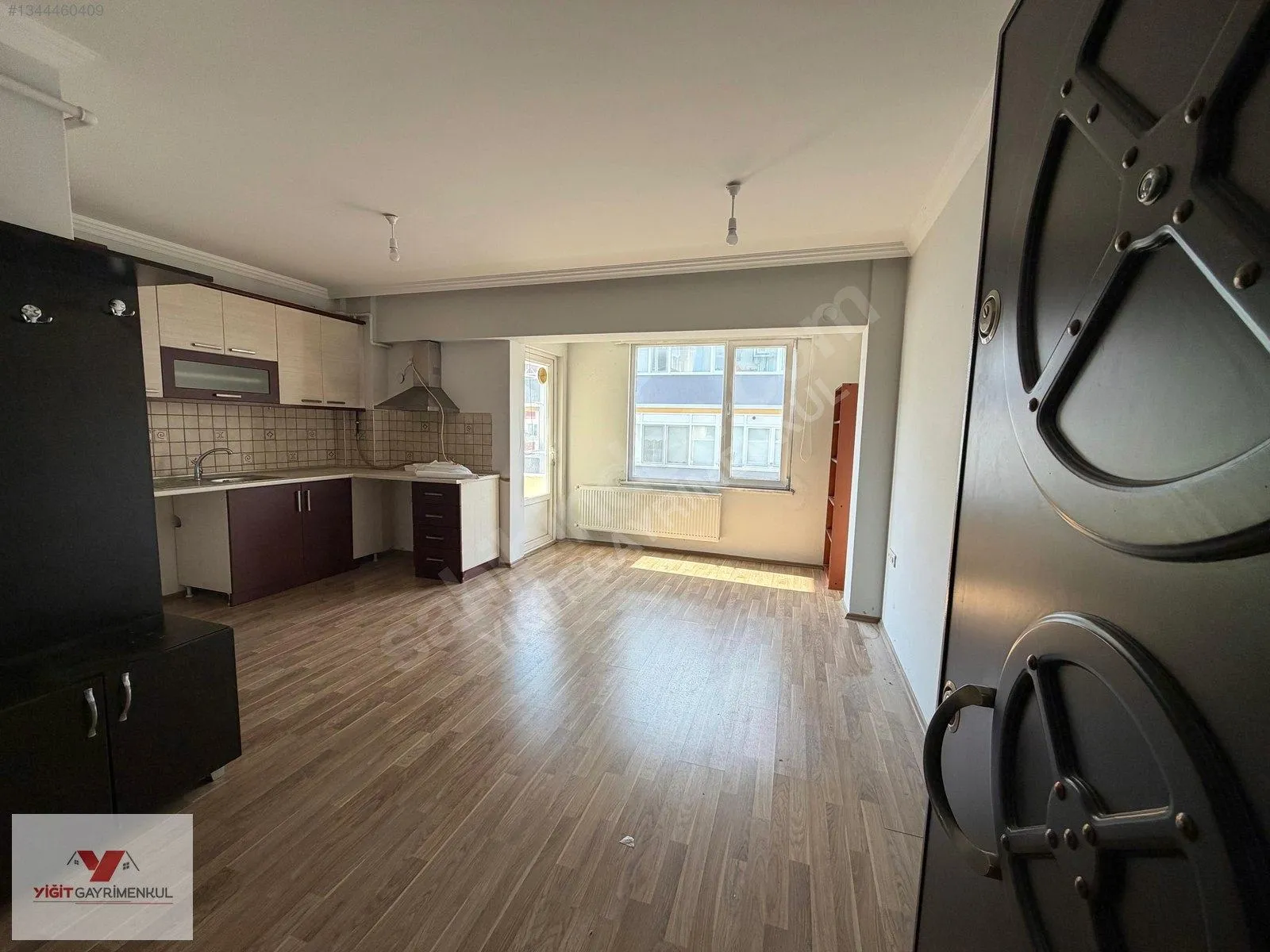 Havalimanı Karşısı Kiralık 1+1 Daire — fotoğraf 2
